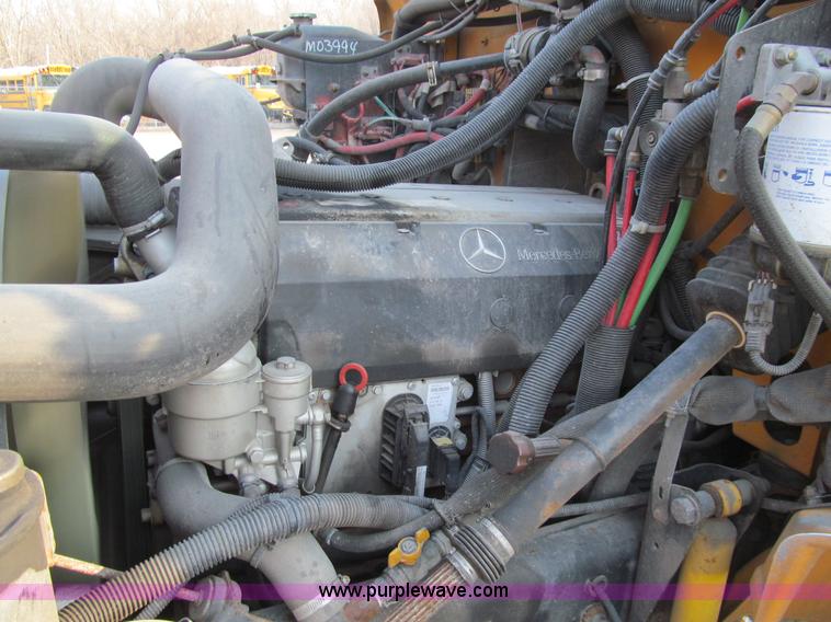 image for item J3331 2004 Freightliner FS65 school bus