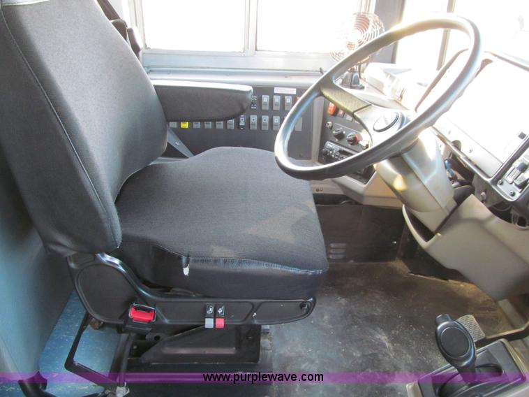 image for item J3331 2004 Freightliner FS65 school bus