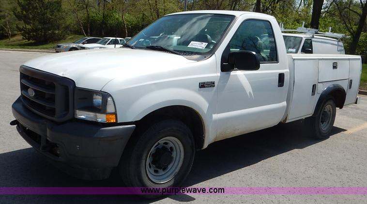 image for item J3962 2003 Ford F250 Super Duty XL utility truck