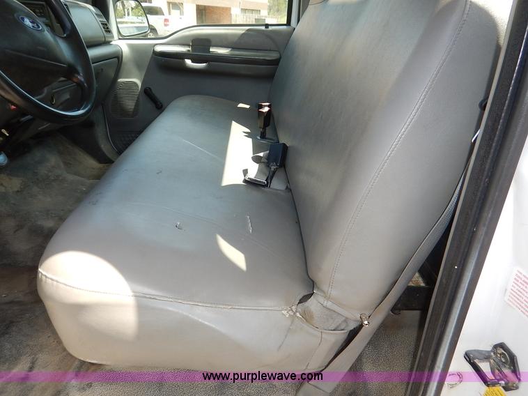 image for item J3962 2003 Ford F250 Super Duty XL utility truck