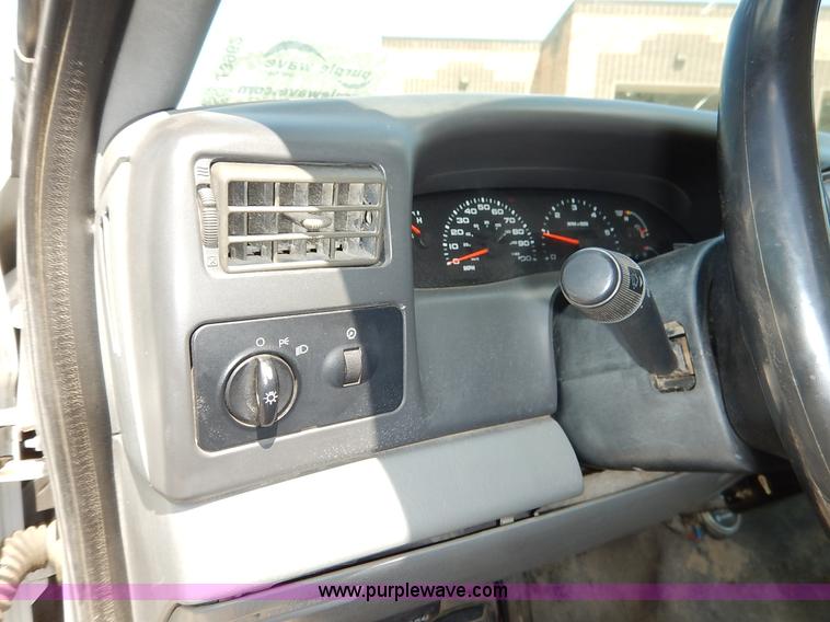 image for item J3962 2003 Ford F250 Super Duty XL utility truck