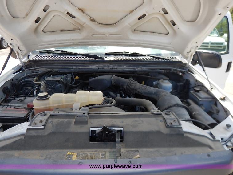 image for item J3962 2003 Ford F250 Super Duty XL utility truck