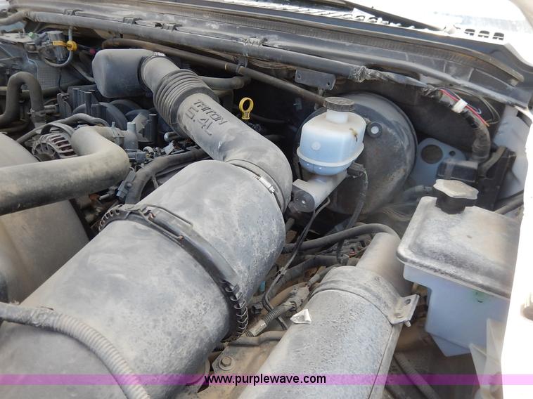 image for item J3962 2003 Ford F250 Super Duty XL utility truck