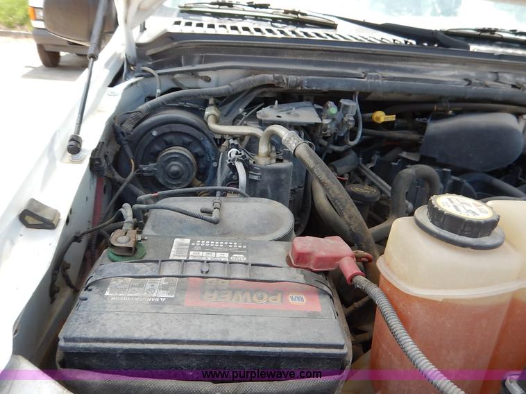 image for item J3962 2003 Ford F250 Super Duty XL utility truck