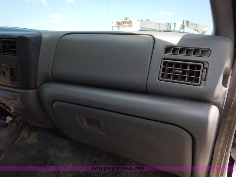 image for item J3962 2003 Ford F250 Super Duty XL utility truck