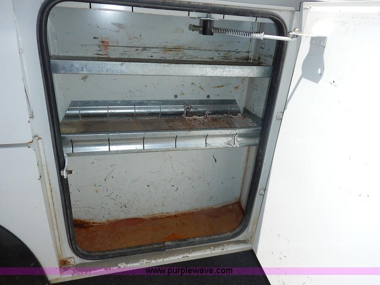 image for item J3962 2003 Ford F250 Super Duty XL utility truck