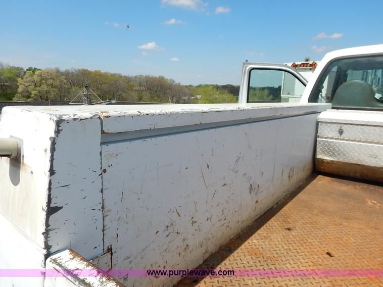 image for item J3962 2003 Ford F250 Super Duty XL utility truck