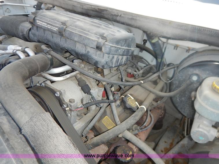 image for item J3964 2001 Dodge Ram 2500 utility truck