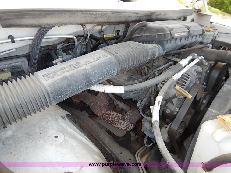 image for item J3964 2001 Dodge Ram 2500 utility truck