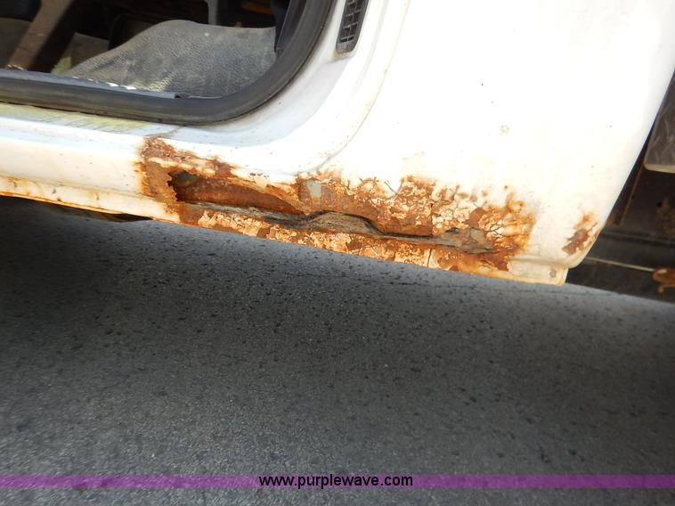 image for item J3964 2001 Dodge Ram 2500 utility truck