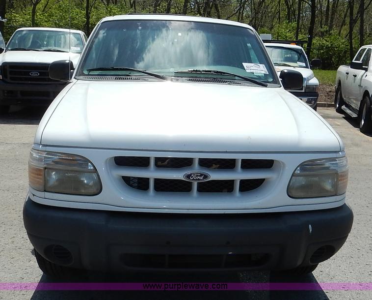 image for item J3965 1999 Ford Explorer SUV