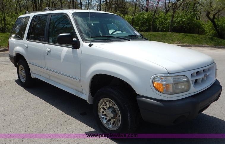 image for item J3965 1999 Ford Explorer SUV