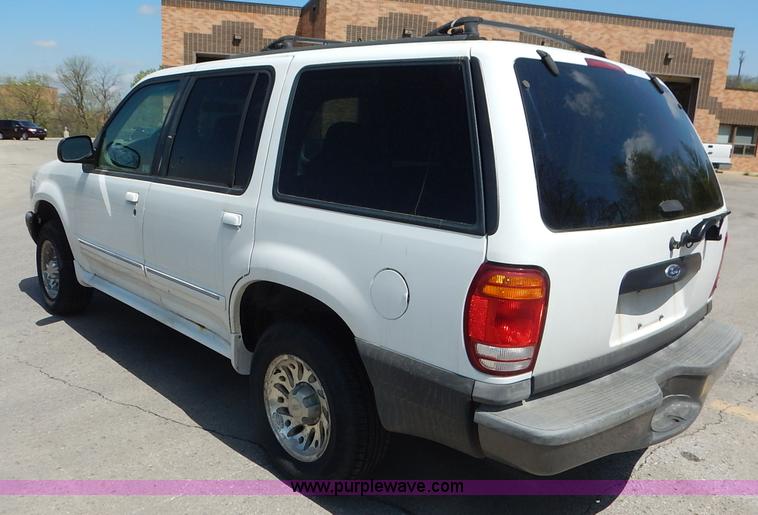 image for item J3965 1999 Ford Explorer SUV