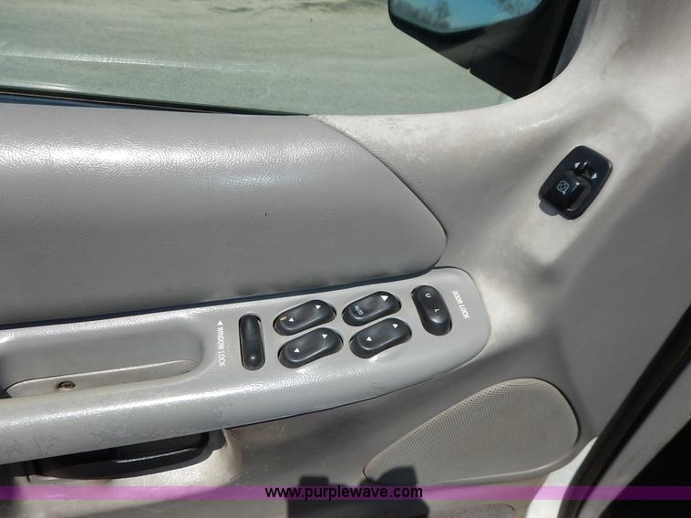 image for item J3965 1999 Ford Explorer SUV