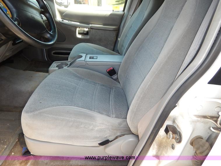 image for item J3965 1999 Ford Explorer SUV