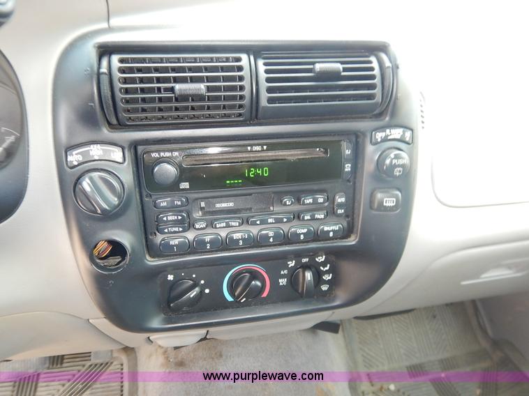 image for item J3965 1999 Ford Explorer SUV