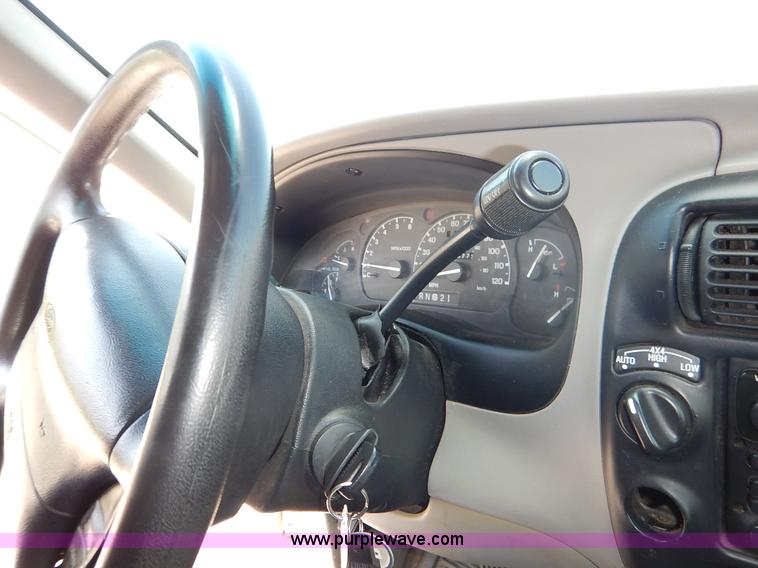 image for item J3965 1999 Ford Explorer SUV