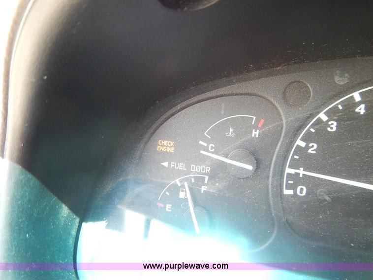 image for item J3965 1999 Ford Explorer SUV