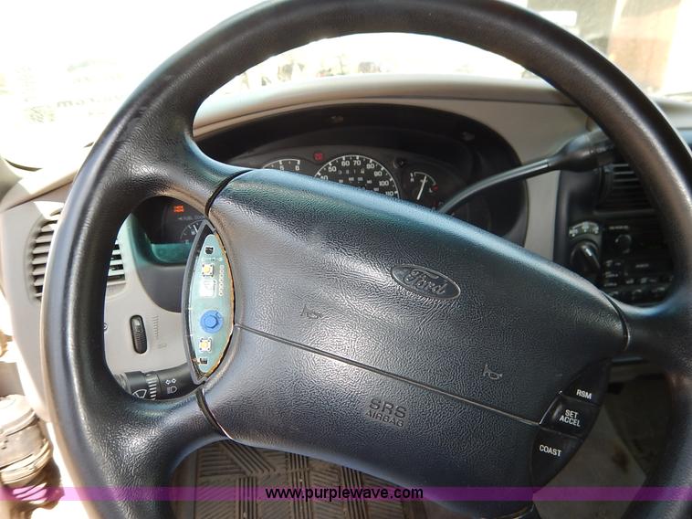 image for item J3965 1999 Ford Explorer SUV