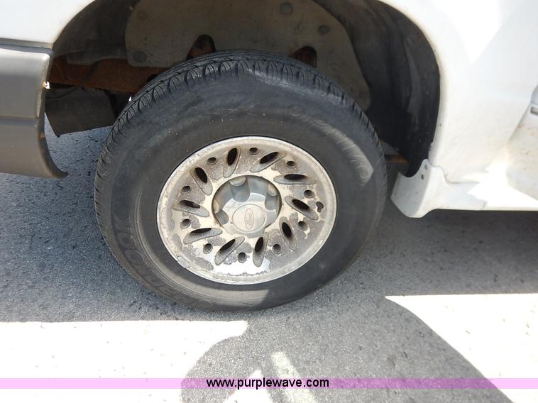 image for item J3965 1999 Ford Explorer SUV