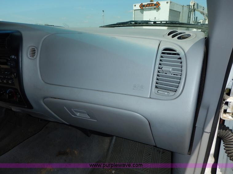 image for item J3965 1999 Ford Explorer SUV