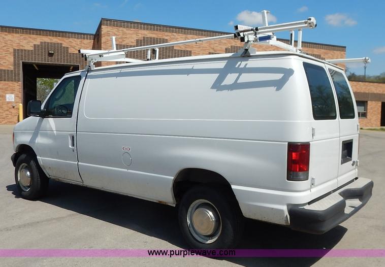 image for item J3966 2003 Ford E250 van