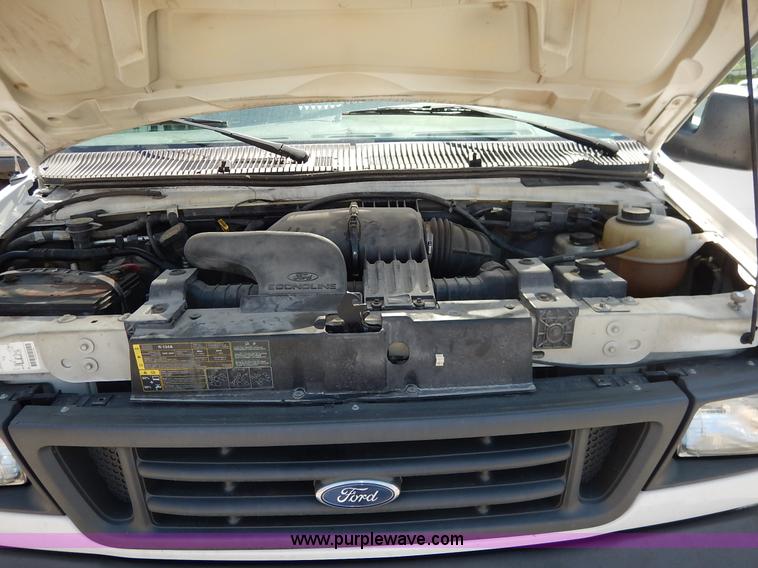 image for item J3966 2003 Ford E250 van