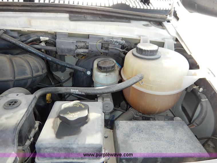 image for item J3966 2003 Ford E250 van