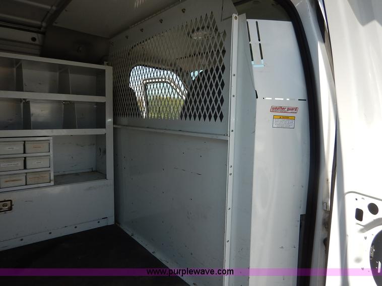 image for item J3966 2003 Ford E250 van