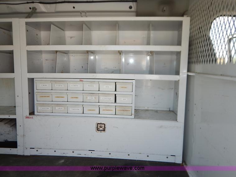 image for item J3966 2003 Ford E250 van