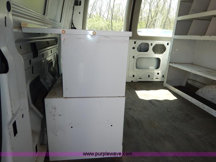 image for item J3966 2003 Ford E250 van
