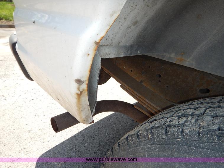 image for item J3966 2003 Ford E250 van