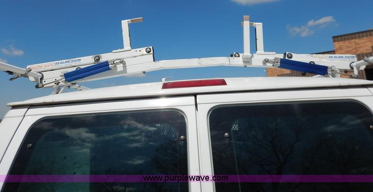 image for item J3966 2003 Ford E250 van