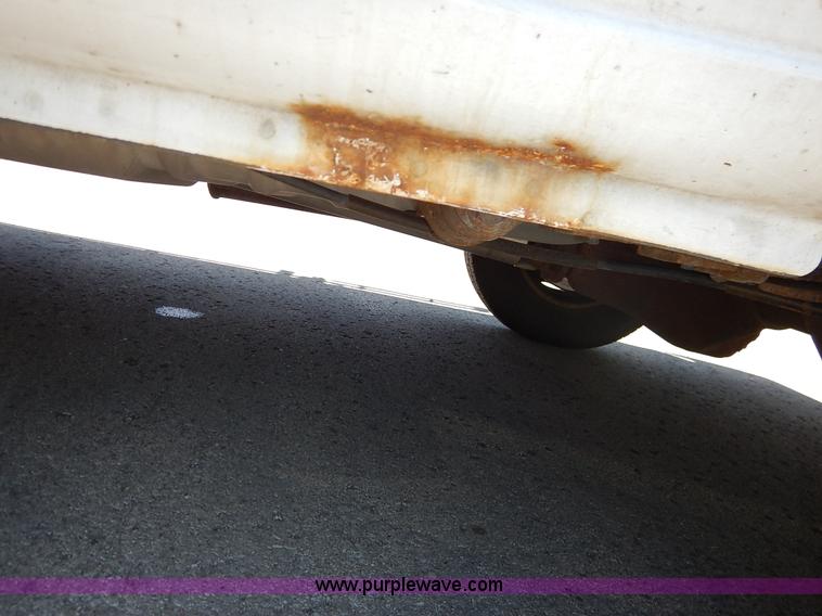 image for item J3966 2003 Ford E250 van