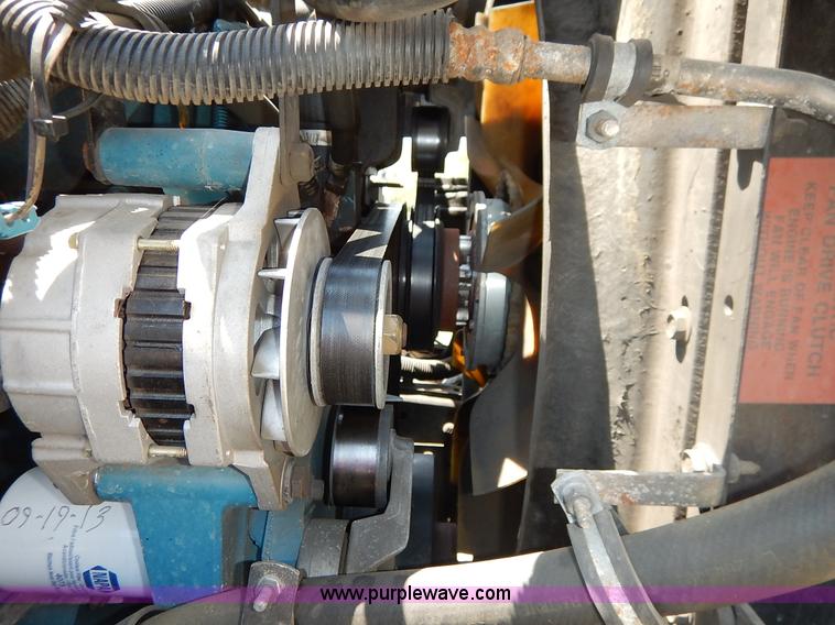 image for item J3973 2002 International 4900 sewer jet truck