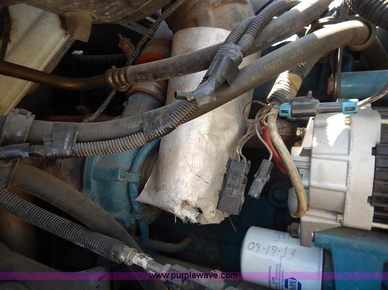 image for item J3973 2002 International 4900 sewer jet truck