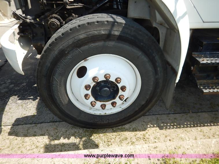 image for item J3973 2002 International 4900 sewer jet truck