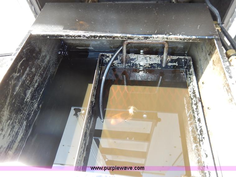 image for item J3973 2002 International 4900 sewer jet truck