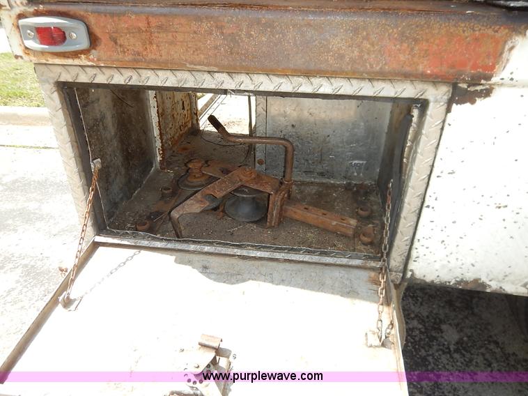 image for item J3973 2002 International 4900 sewer jet truck