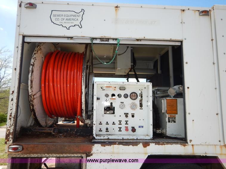 image for item J3973 2002 International 4900 sewer jet truck