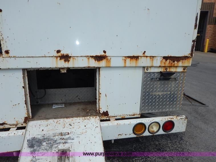 image for item J3973 2002 International 4900 sewer jet truck