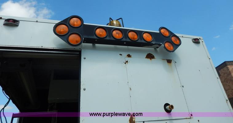 image for item J3973 2002 International 4900 sewer jet truck