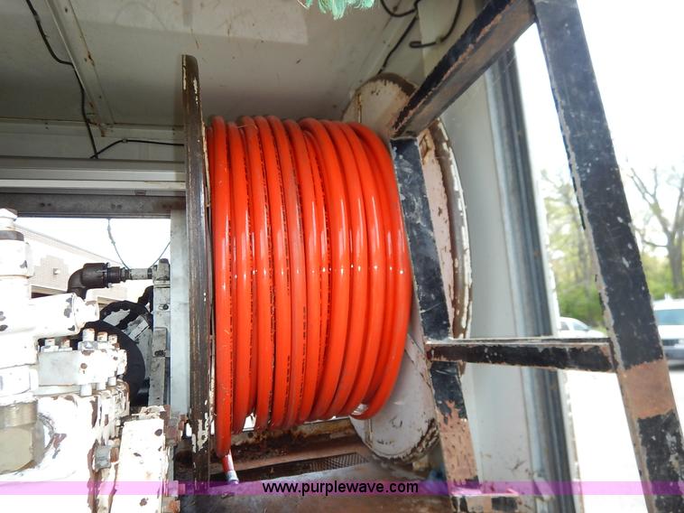 image for item J3973 2002 International 4900 sewer jet truck