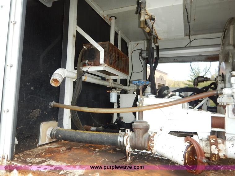 image for item J3973 2002 International 4900 sewer jet truck