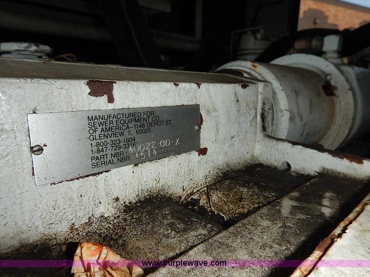 image for item J3973 2002 International 4900 sewer jet truck