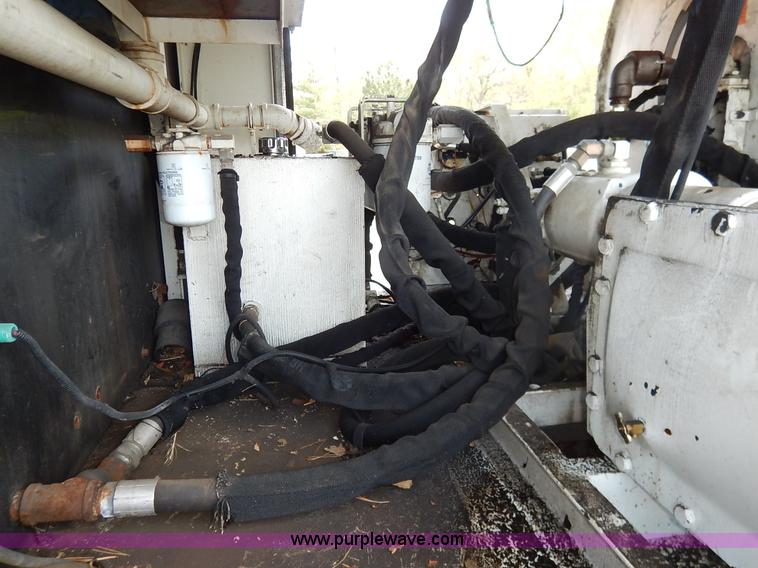 image for item J3973 2002 International 4900 sewer jet truck
