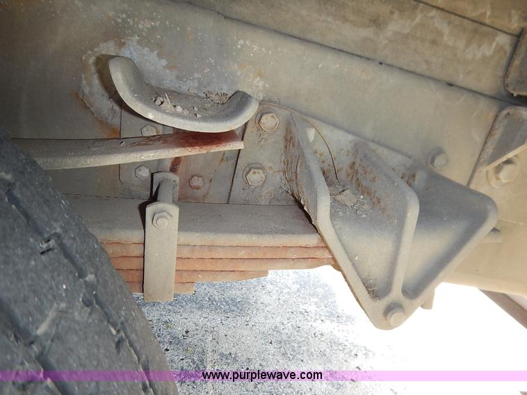 image for item J3973 2002 International 4900 sewer jet truck