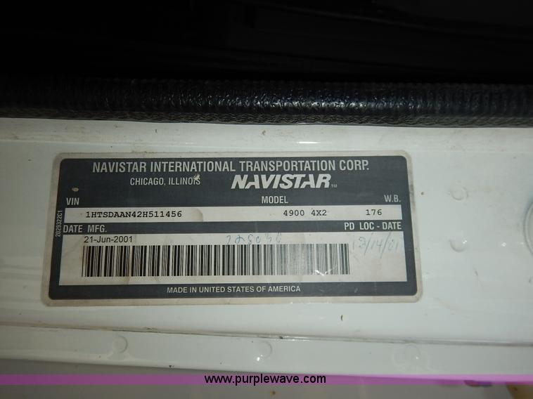 image for item J3973 2002 International 4900 sewer jet truck