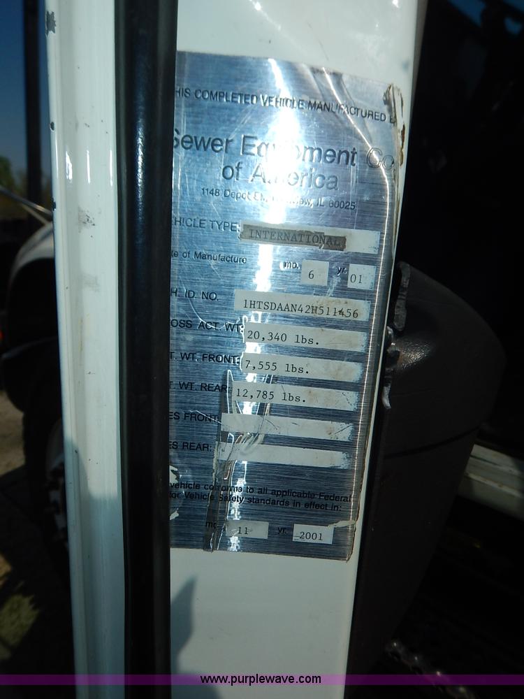 image for item J3973 2002 International 4900 sewer jet truck