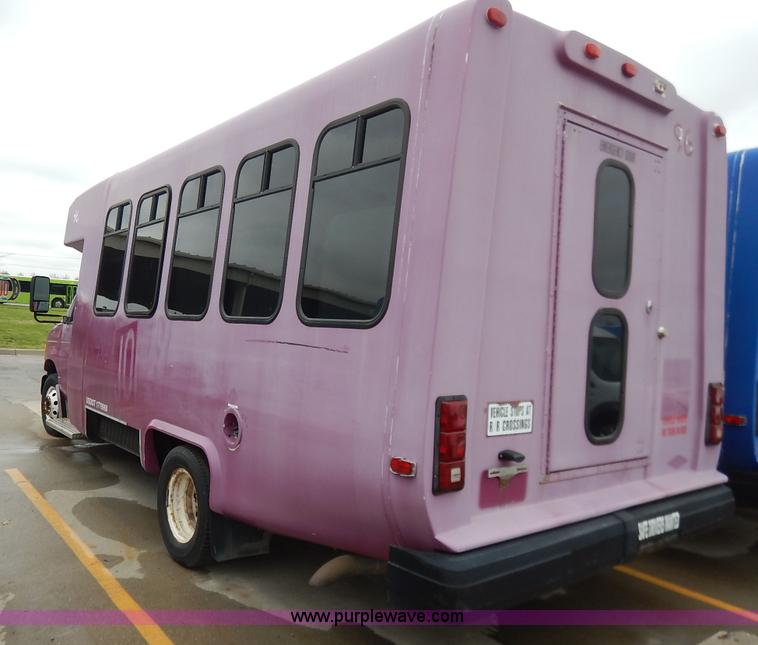 image for item J3985 2003 Ford 801 transit bus